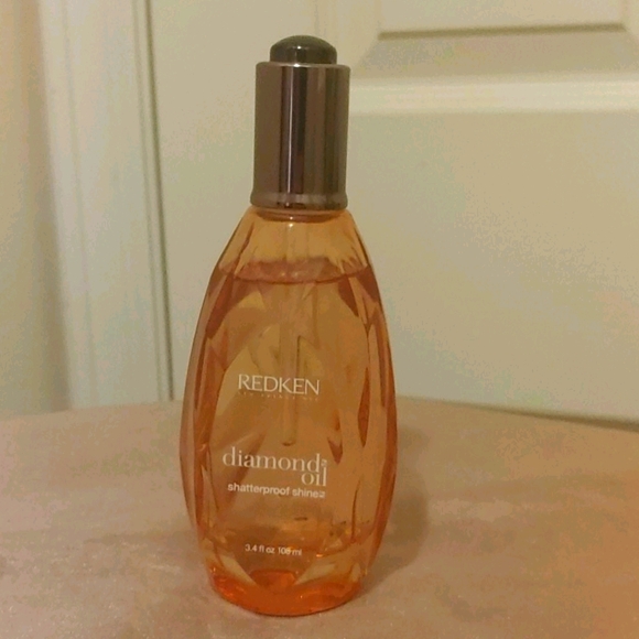 Redken Other - Redken Diamond Oil!